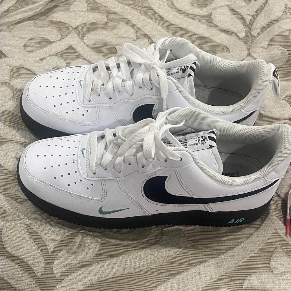 Nike White and Black Air Sneakers with Teal Accents
